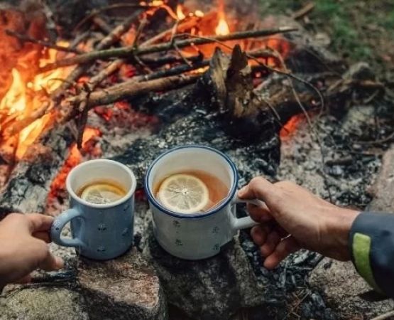 The Best Campfire Drinks to Enjoy for Relaxing Outdoor Nights