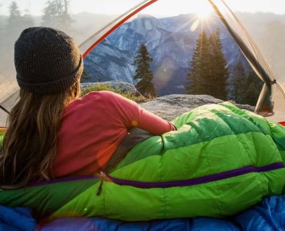 Choosing the Right Sleeping Bag for Extreme Warmth: Essential Tips for Cold Weather Camping