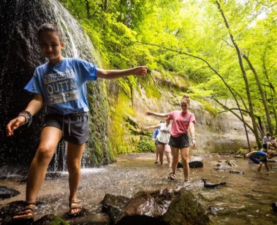 How to Camp Near Waterfalls – Expert Tips for a Memorable Adventure