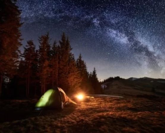 How to Sleep Under the Stars Without a Tent Safely
