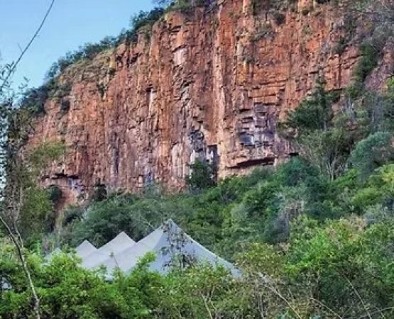 How to Camp in Terraced Escarpment Terrain: Smart Tips for Mountain Adventurers