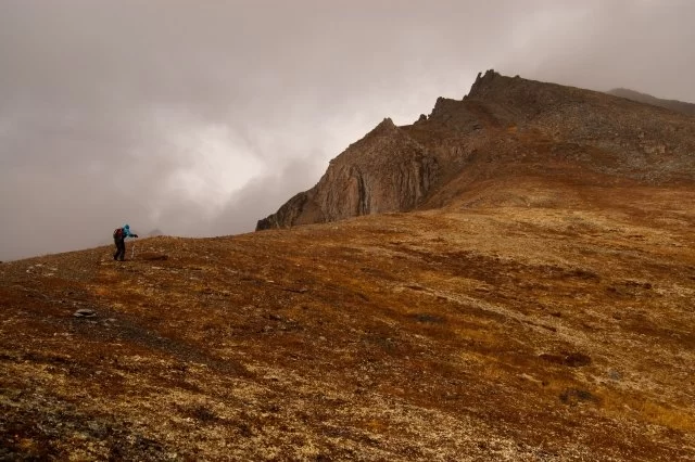 How to Camp Near Folded Ridge Edges: Safety Tips and Scenic Secrets