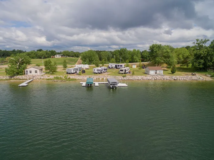 Paul Lake Resort Picture 7