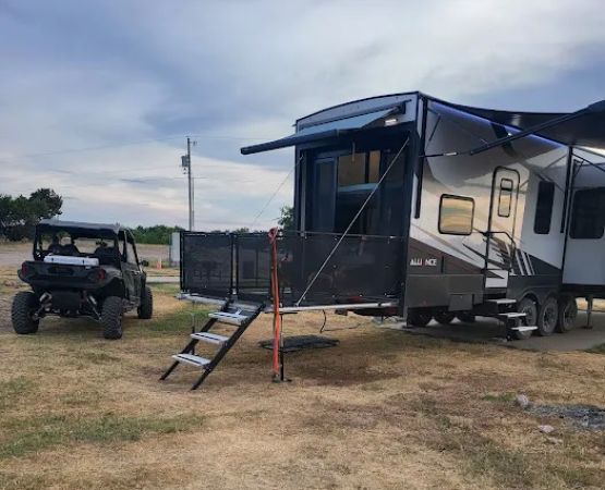 Cross Bar Ranch: Main Camp