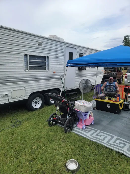 Ward’s Creekside Campground Picture 5