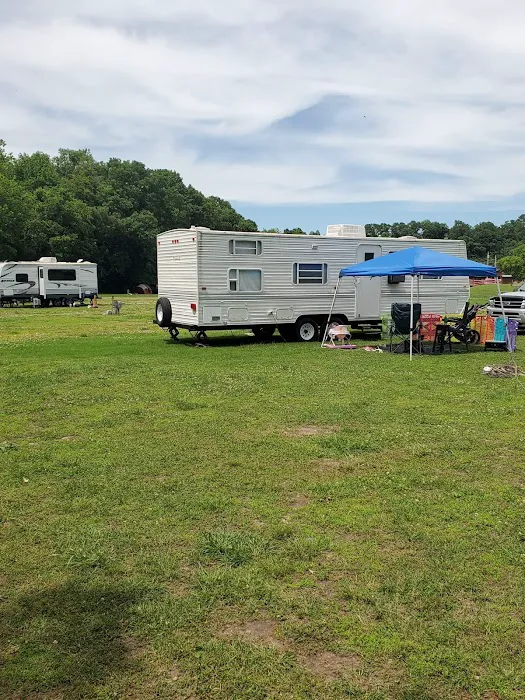 Ward’s Creekside Campground Picture 8