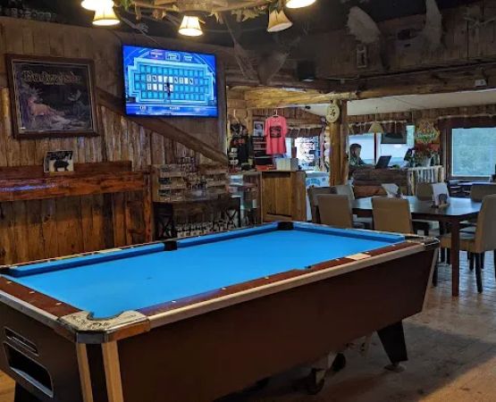 Wildhurst Lodge & Campground