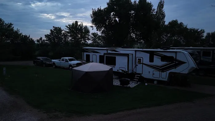 Dakota Sunsets Campground Picture 8