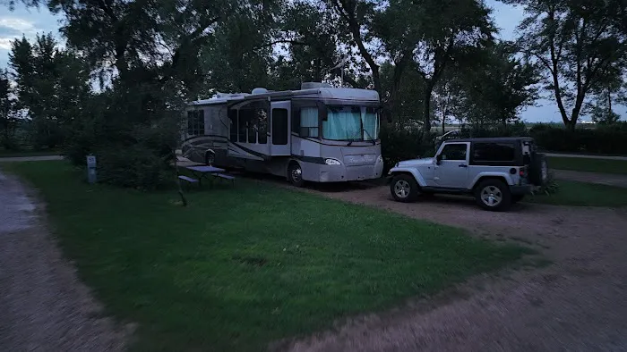 Dakota Sunsets Campground Picture 6
