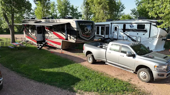 Dakota Sunsets Campground Picture 1