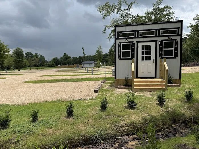 Tyler Camping RV Park Picture 9