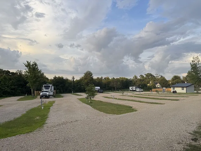 Tyler Camping RV Park Picture 4