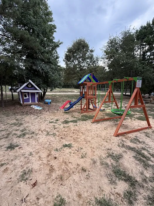 Tyler Camping RV Park Picture 10