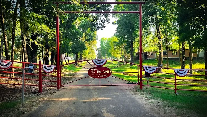 Island View Office Picture 2