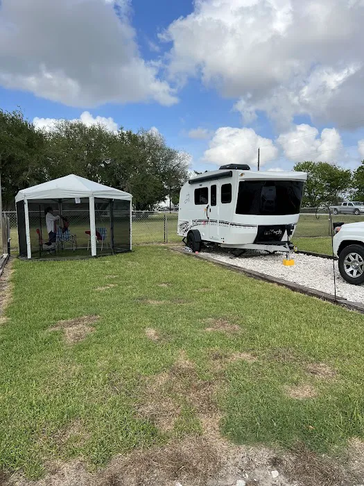 Country Aire RV Park Picture 3