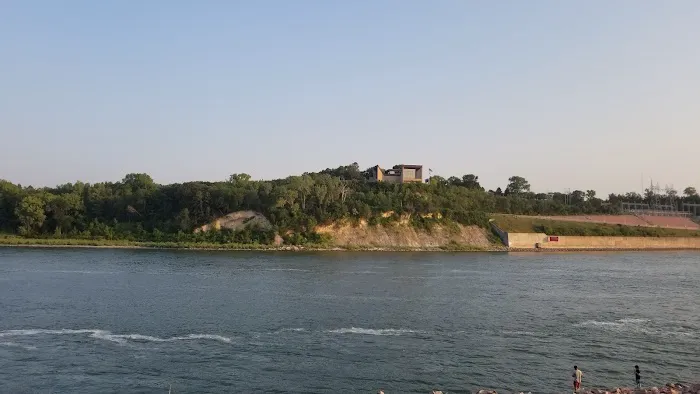 Nebraska Tailwaters Group Campground Picture 1