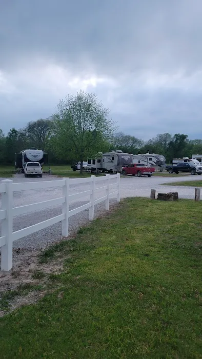 Creekside at Red River Rose RV Resort Picture 3