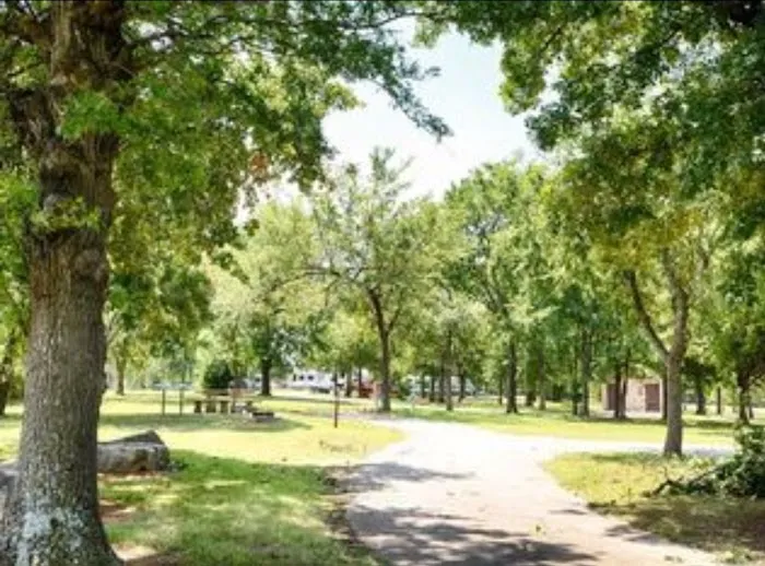 Elm Point Lake Recreation, tent & RV camping, & fishing Picture 7