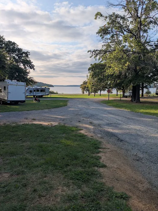 Elm Point Lake Recreation, tent & RV camping, & fishing Picture 9