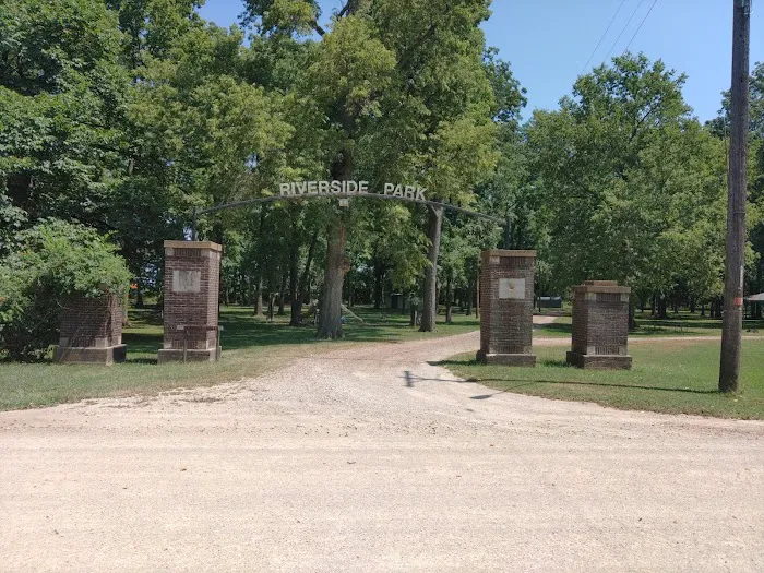 River Side Park Picture 7