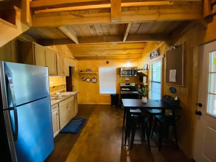 HWY 147 Bass Cabins & RV Hookups Picture 9