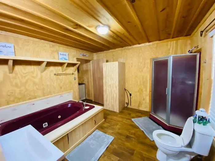 HWY 147 Bass Cabins & RV Hookups Picture 6