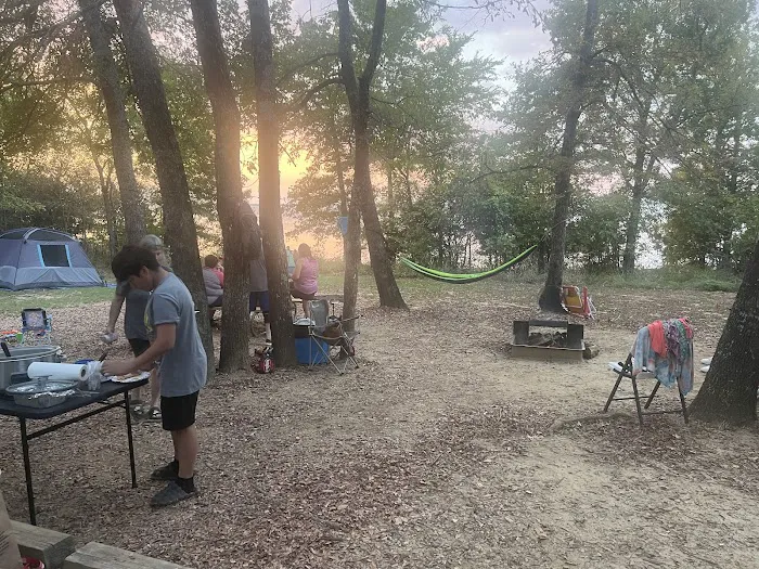 Eagle Point Screen Shelter Area Picture 2