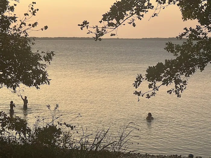 Eagle Point Screen Shelter Area Picture 3