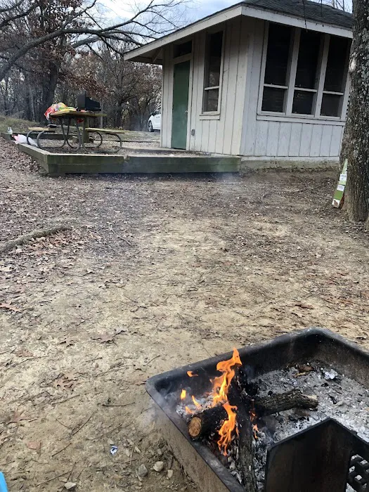 Eagle Point Screen Shelter Area Picture 8