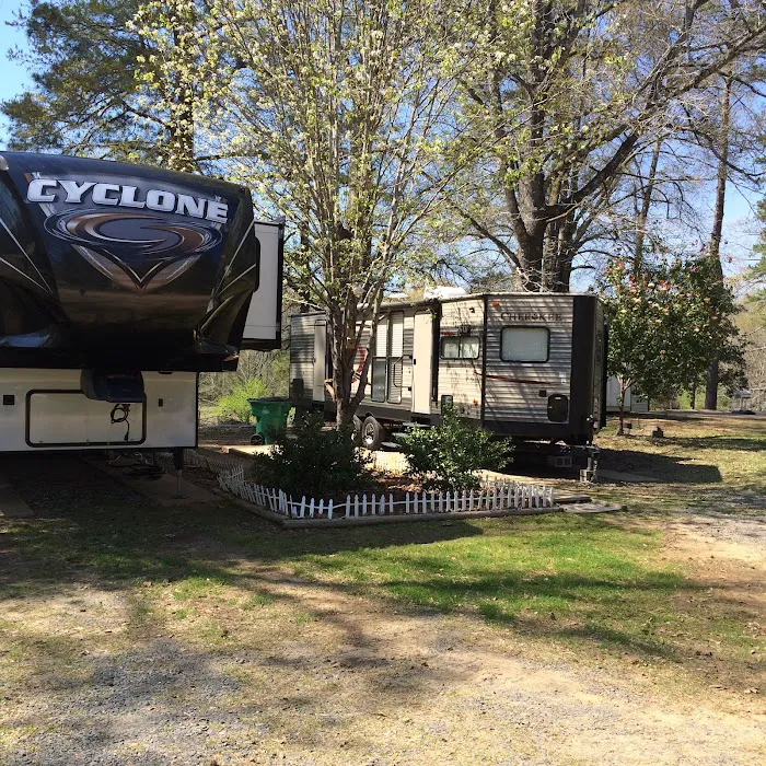 Riverbend RV Campground Picture 3