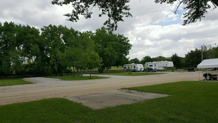 Lakeshore RV Park Picture 2