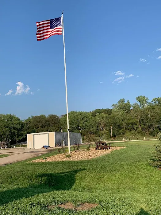 Big Red Resort Picture 9