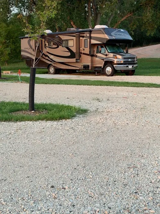 Big Red Resort Picture 8