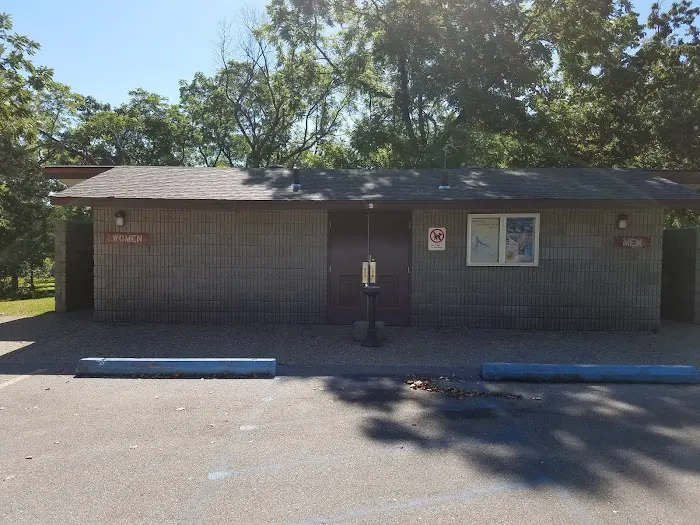 Ruark Bluff East Side Campgrounds camp site B-6 Picture 5