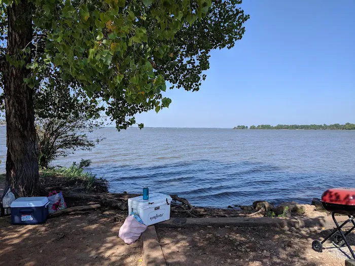 M&M Point Campground Picture 9