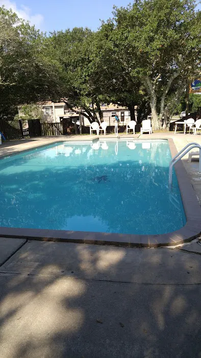 Cape Woods Campgrounds and Cabins Picture 8