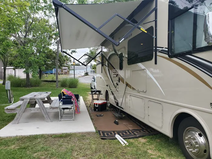 Cape Woods Campgrounds and Cabins Picture 9