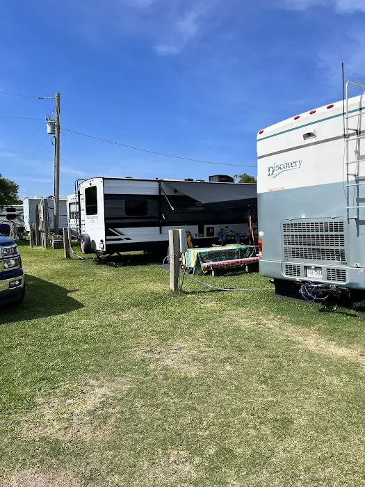 Island Hide-A-Way Campground Picture 8