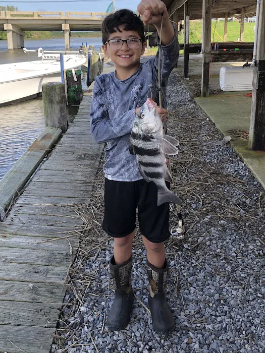 Lapeyrouse Seafood Bar & Grocery Inc Picture 10