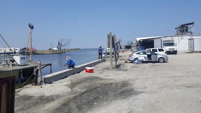 Lapeyrouse Seafood Bar & Grocery Inc Picture 9