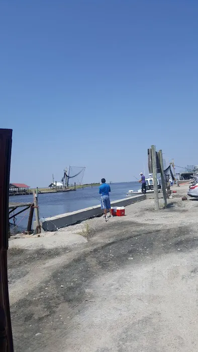 Lapeyrouse Seafood Bar & Grocery Inc Picture 6