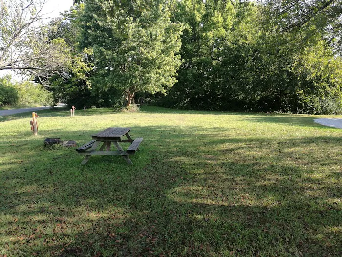 Topeka Hilltop Campground Picture 6