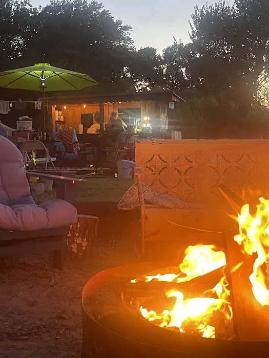 Serenity Shores Glamping Picture 7