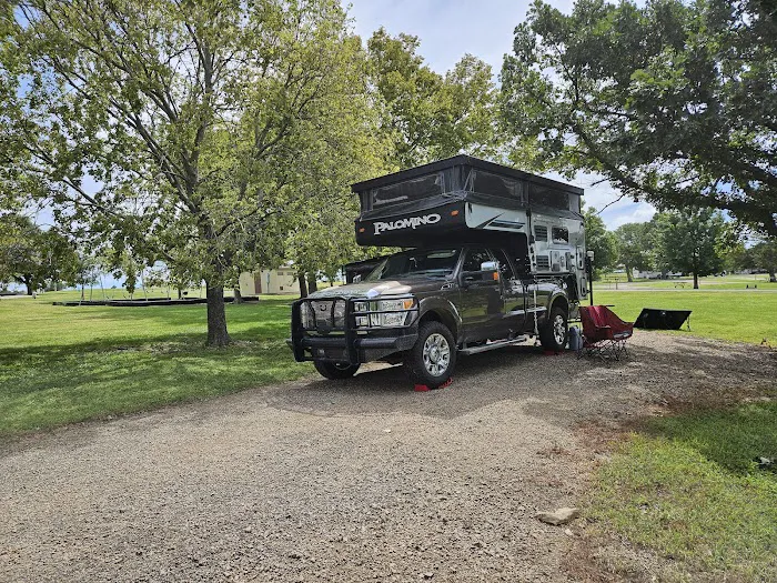 Arrow Rock Park Campground Picture 5