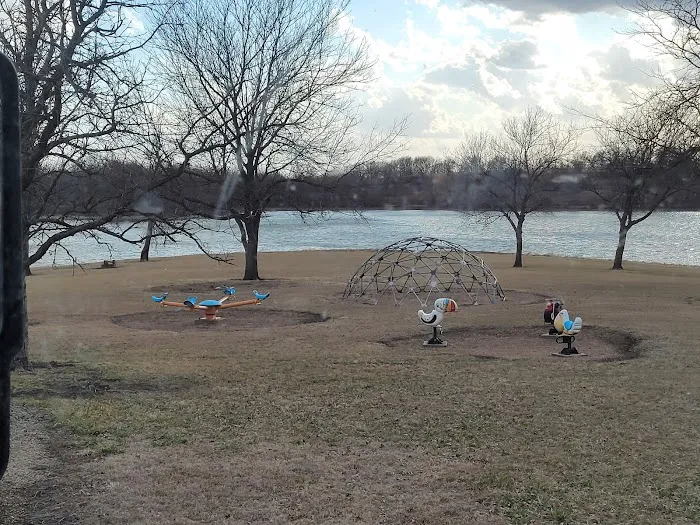 Lakeview Group Campground Picture 4