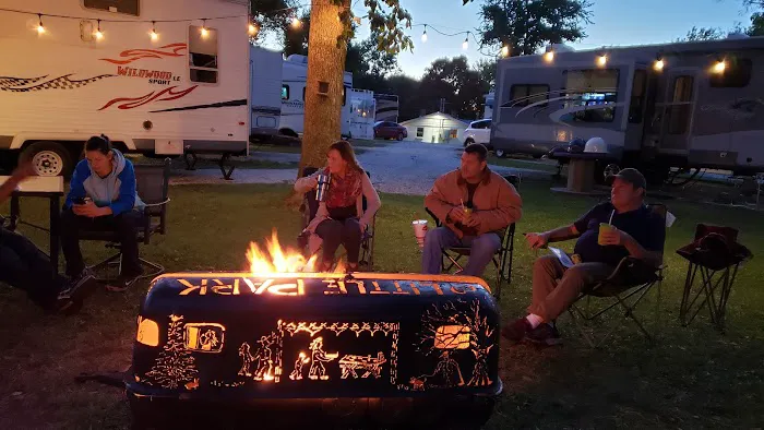 Cook's RV Motor Park Picture 9