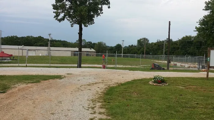 Cook's RV Motor Park Picture 8