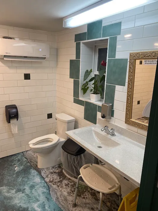 Cook's RV Motor Park Picture 10