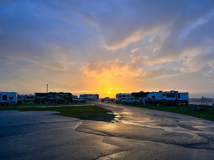 Camp Hatteras RV Resort & Campground Picture 4