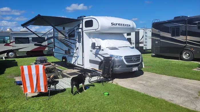 Camp Hatteras RV Resort & Campground Picture 1